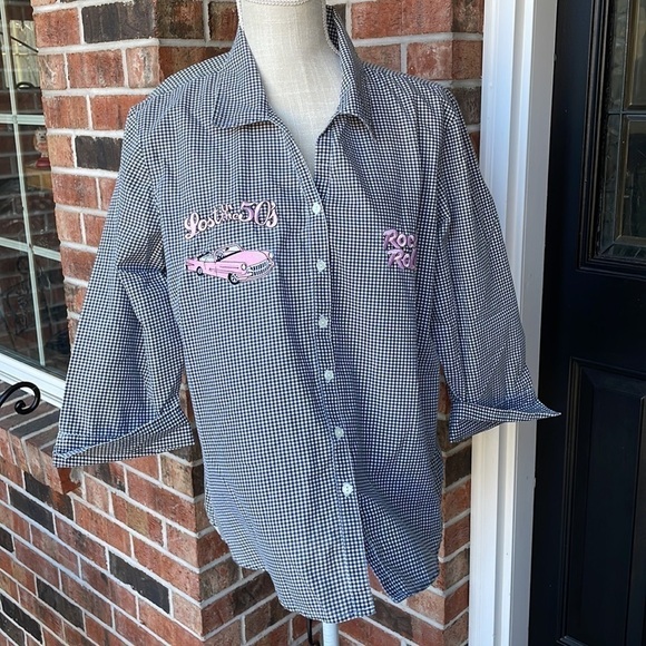 Las‎ Olas “ Lost in the 50’s “ Rock N Roll Button Up Shirt - Picture 1 of 12